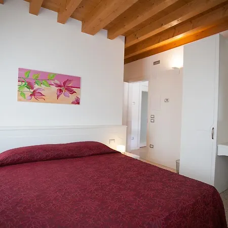 Meuble Ca' Rodi 3 Leoni Gasthuis *