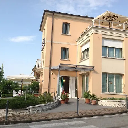 Penzion Meuble Ca' Rodi 3 Leoni