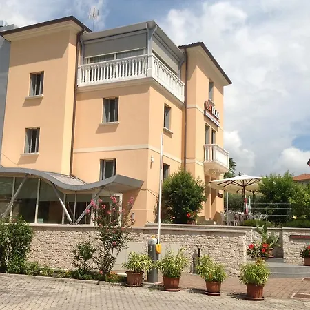 Penzion Meuble Ca' Rodi 3 Leoni *
