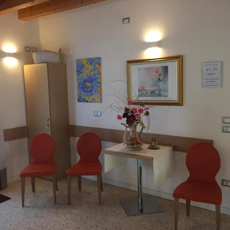 Meuble Ca' Rodi 3 Leoni Gasthuis *